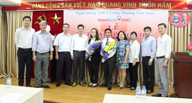 Chi bộ VietinBank AMC tổ chức Lễ kết nạp Đảng viên mới