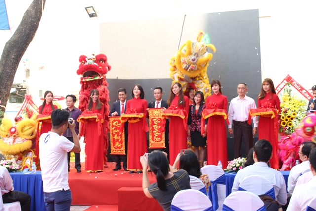 Le khanh thanh va ky niem 15 nam (18.12.2015).jpg